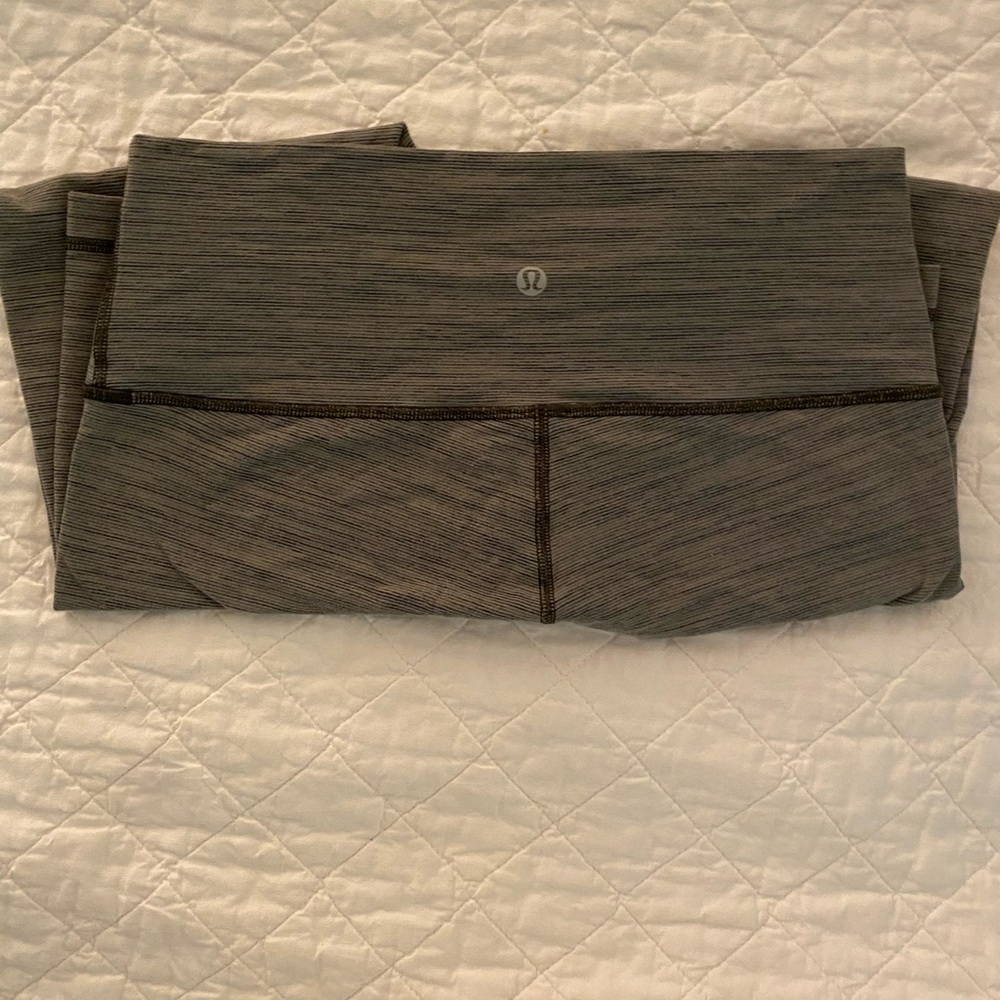 Lululemon dark green yoga pants size 8